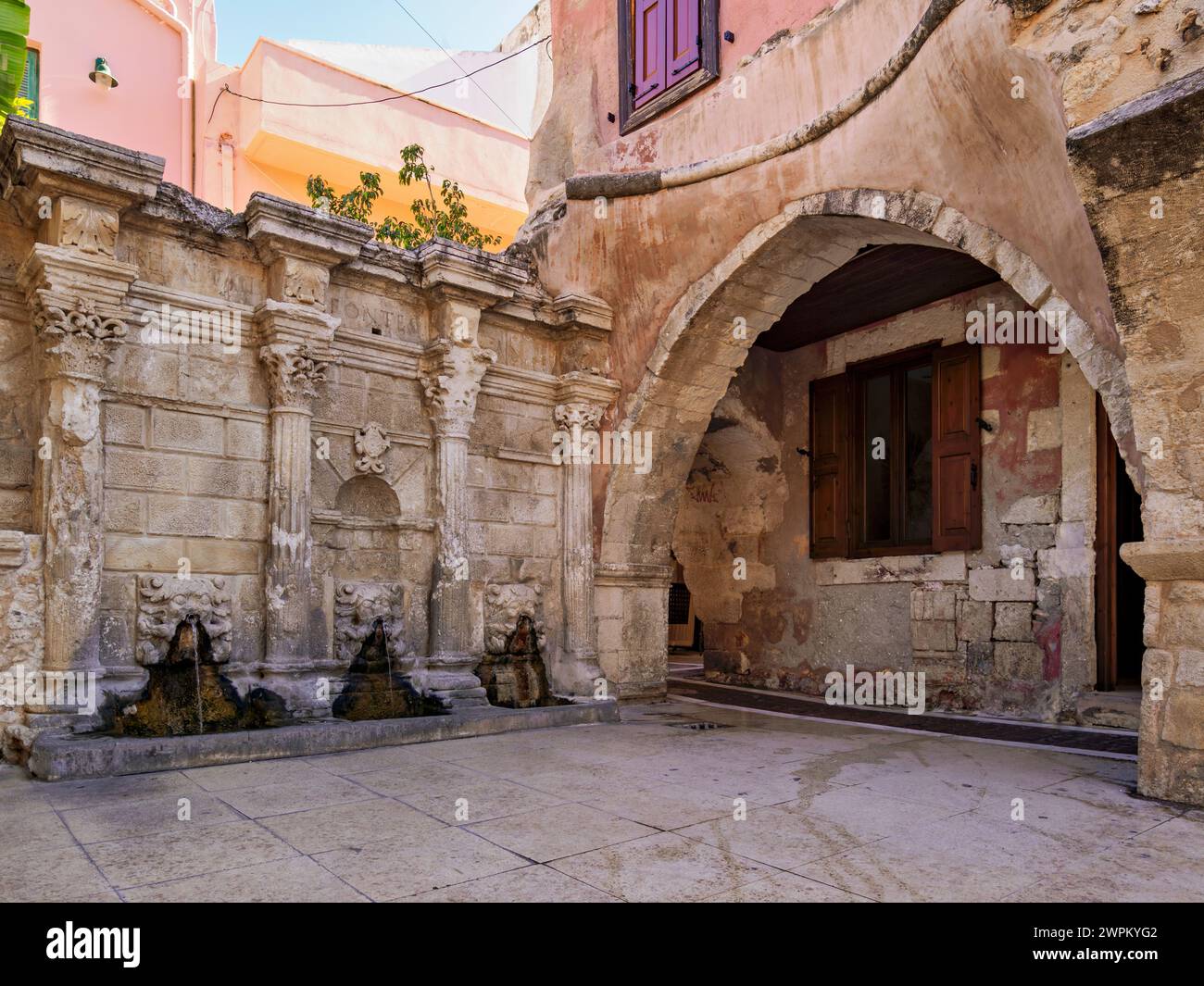 Venezianischer Brunnen Rimondi, Stadt Rethymno, Region Rethymno, Kreta, griechische Inseln, Griechenland, Europa Stockfoto