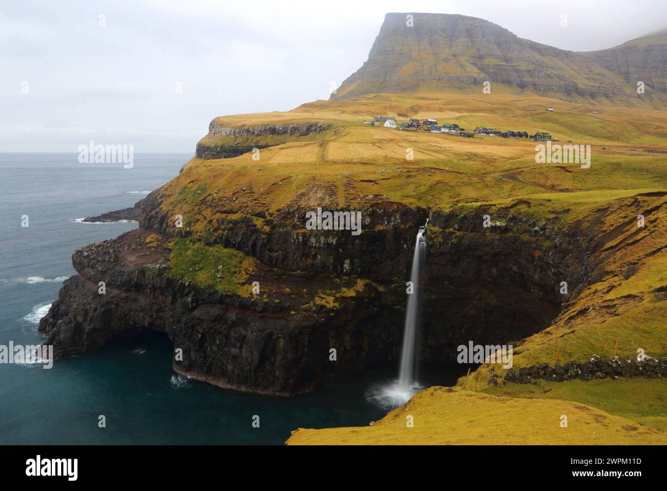Gasadalur Wasserfall, Vagar, Färöer Inseln, Dänemark, Nordatlantik Stockfoto