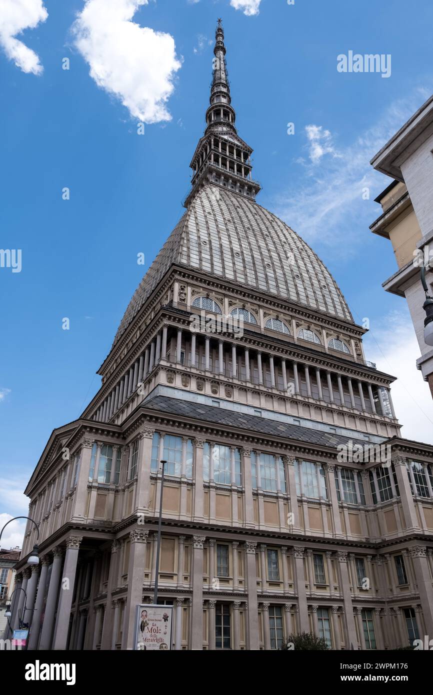 Blick auf die Mole Antonelliana, ein bedeutendes Wahrzeichen, benannt nach ihrem Architekten Alessandro Antonelli, Turin, Piemont, Italien, Europa Stockfoto