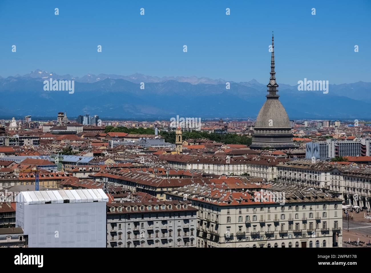Stadtbild mit dem berühmten Wahrzeichen Mole Antonelliana, benannt nach seinem Architekten Alessandro Antonelli, Turin, Piemont, Italien, Europa Stockfoto