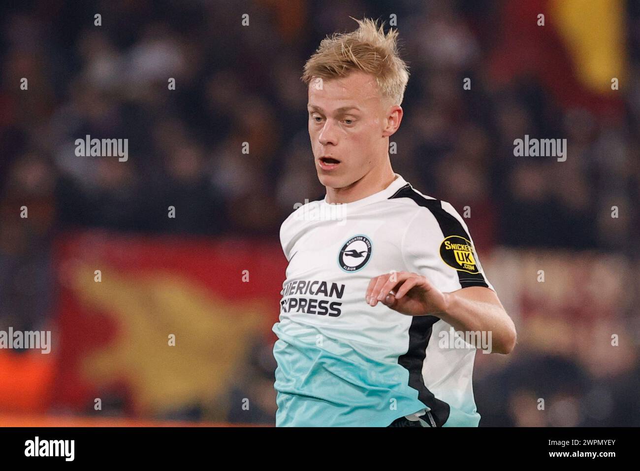 Jan Paul van Hecke von Brighton sieht beim Achtelfinale der UEFA Europa League am 7. März 2024 in Rom, Italien, ALS Roma - Brighton & Hove Albion im Stadio Olimpico an. Stockfoto