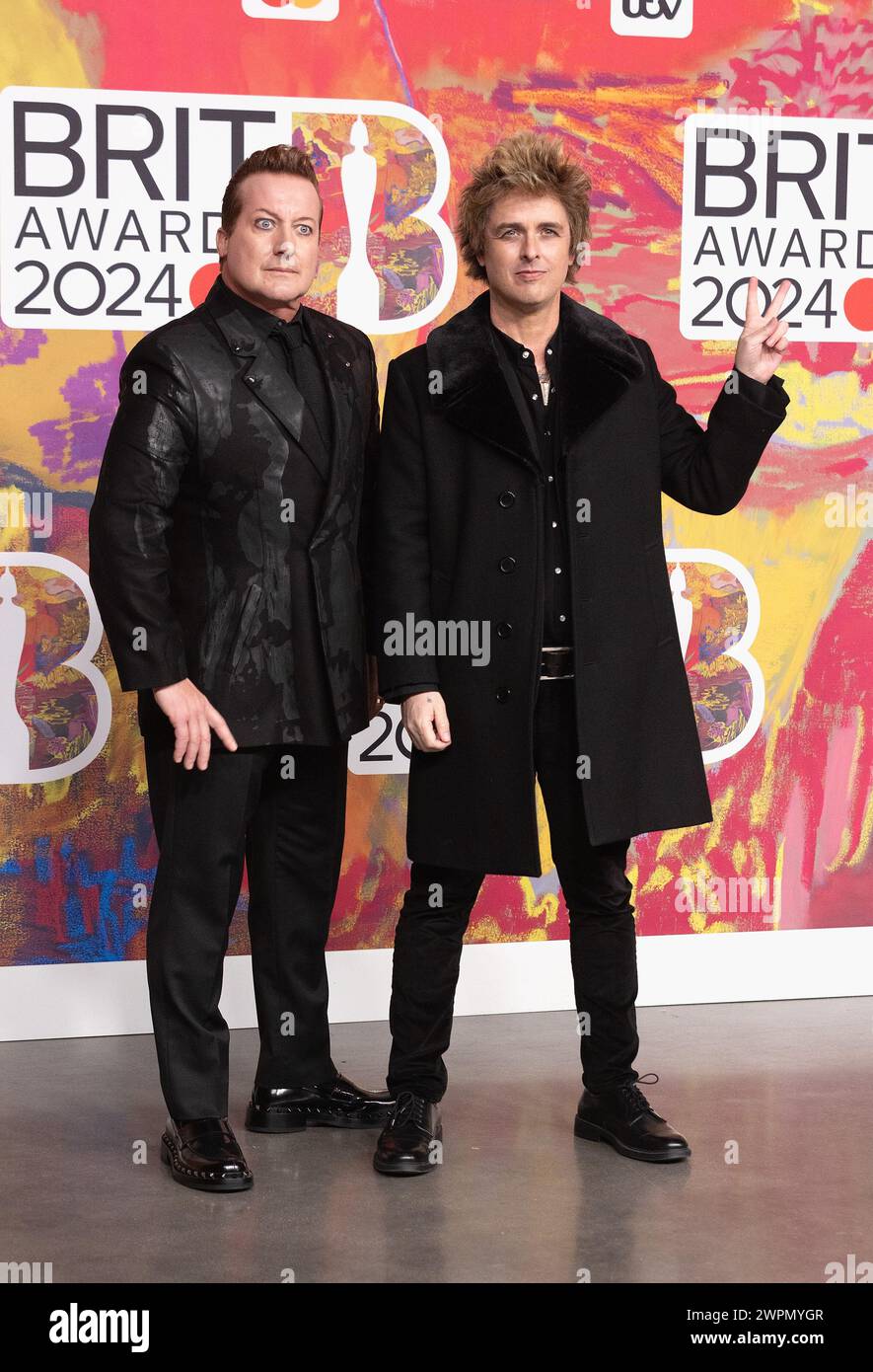 London, Großbritannien. März 2024. (NUR FÜR REDAKTIONELLE ZWECKE. Tré Cool und Billie Joe Armstrong vom Green Day nehmen am 2. März 2024 in London an den BRIT Awards 2024 in der O2 Arena Teil. Quelle: S.A.M./Alamy Live News Stockfoto