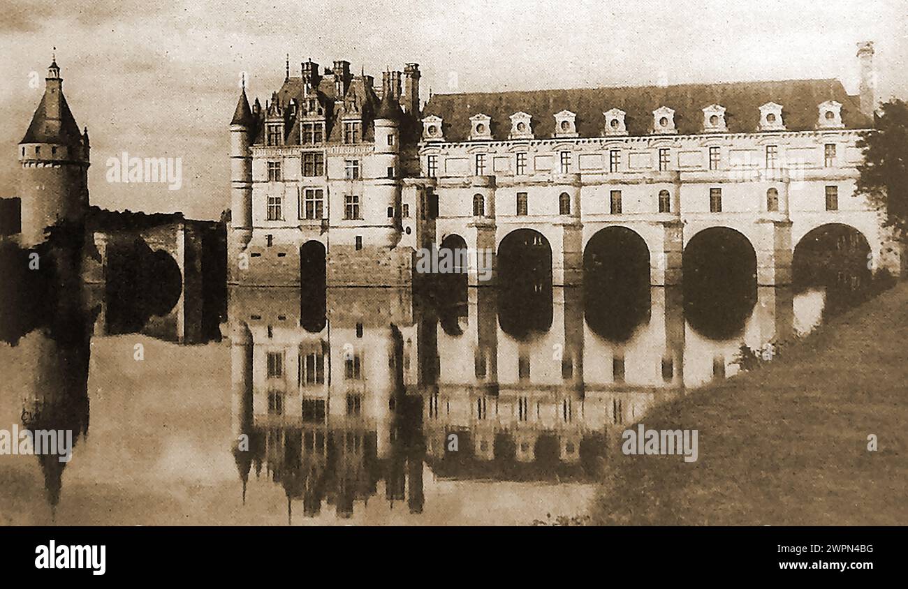 Frankreich 1939 - das Chateau de Chenonceaux (Château de Chenonceau), das den Fluss Cher überbrückt - Frankreich 1939 - Le Château de Chenonceaux, (Château de Chenonceau) Reliant le Cher. Stockfoto