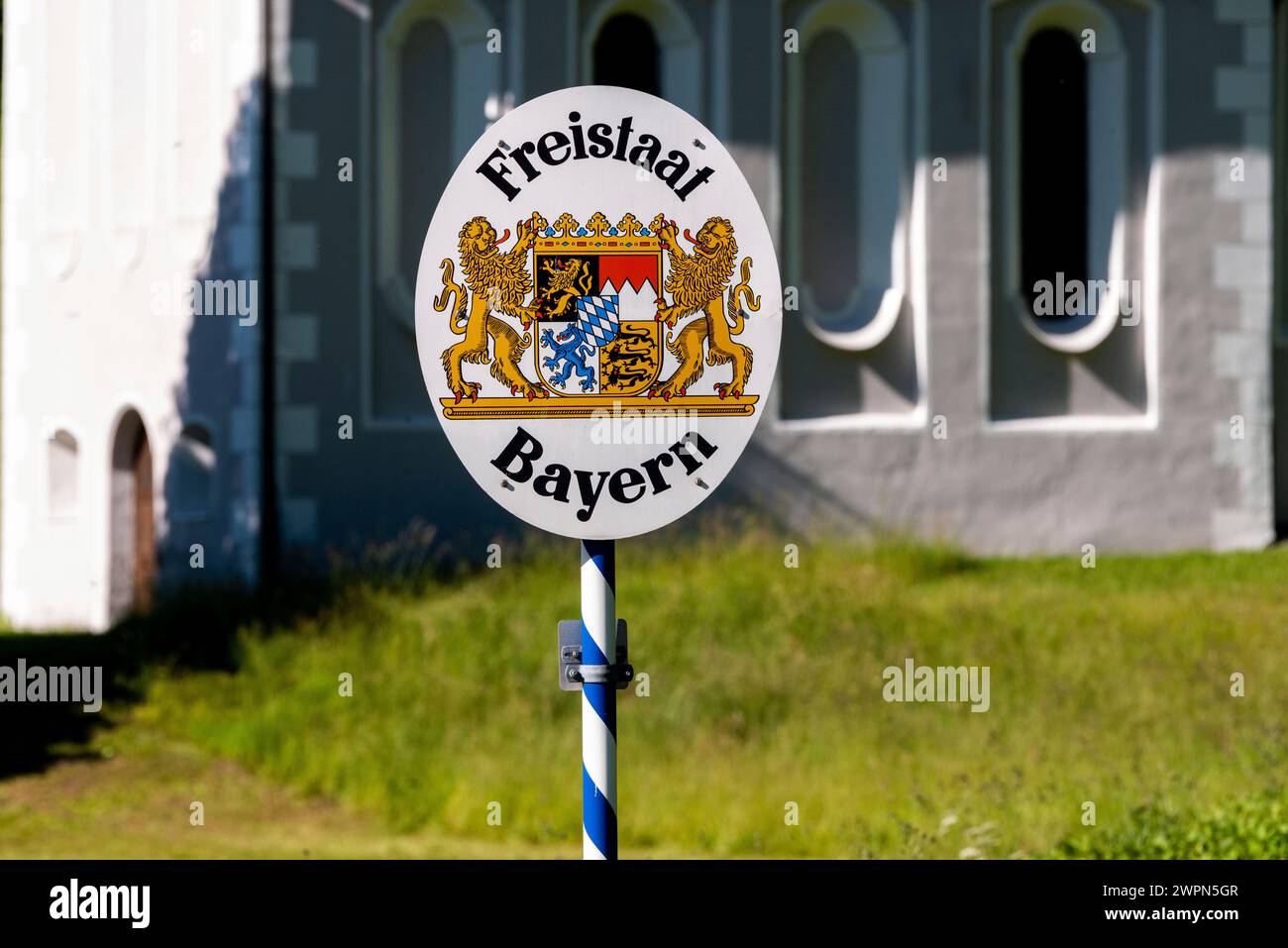 Grenze, Schild Freistaat Bayern, Löwe und Raute Stockfoto
