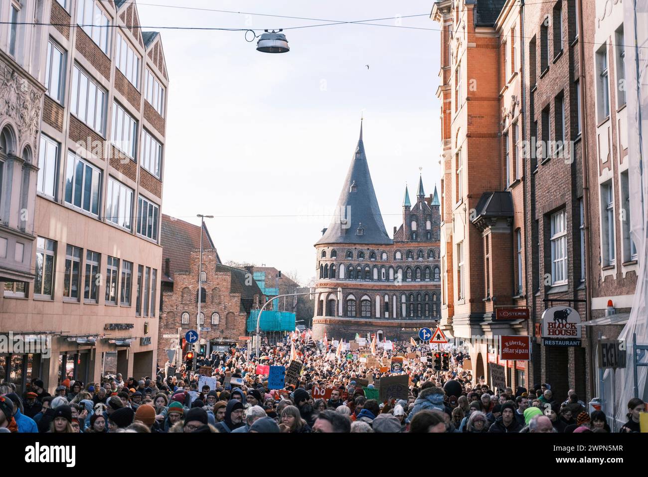 Teilnehmer an Demonstrationen gegen die Rechte in Lübeck Stockfoto