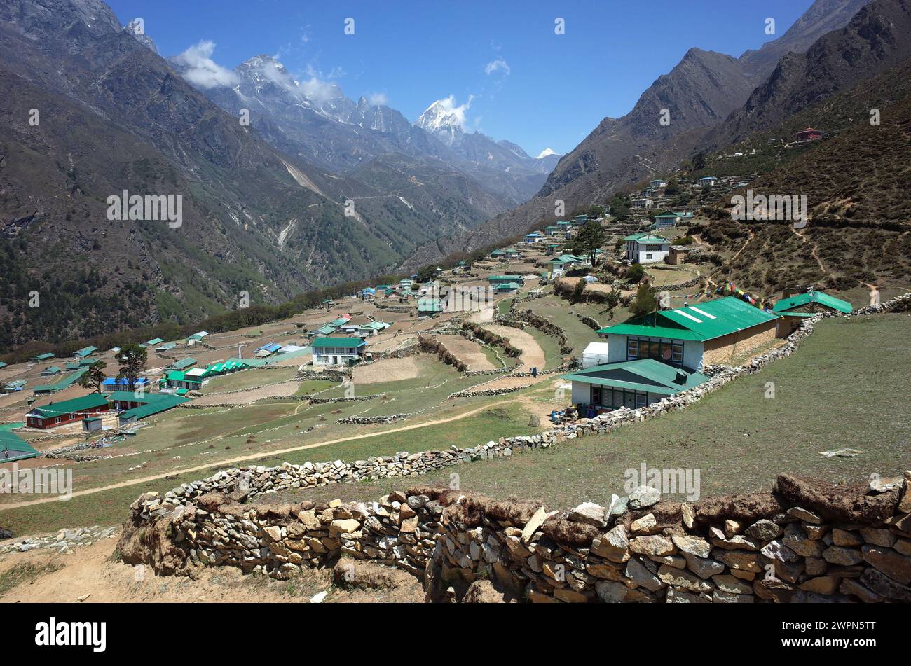 Everest Trek, Dorf Phortse (3810 m) - abgelegene Siedlung abseits der Haupttouristenpfade. Berge Himalaya, Sagarmatha Nationalpark, Solukhumbu, ne Stockfoto