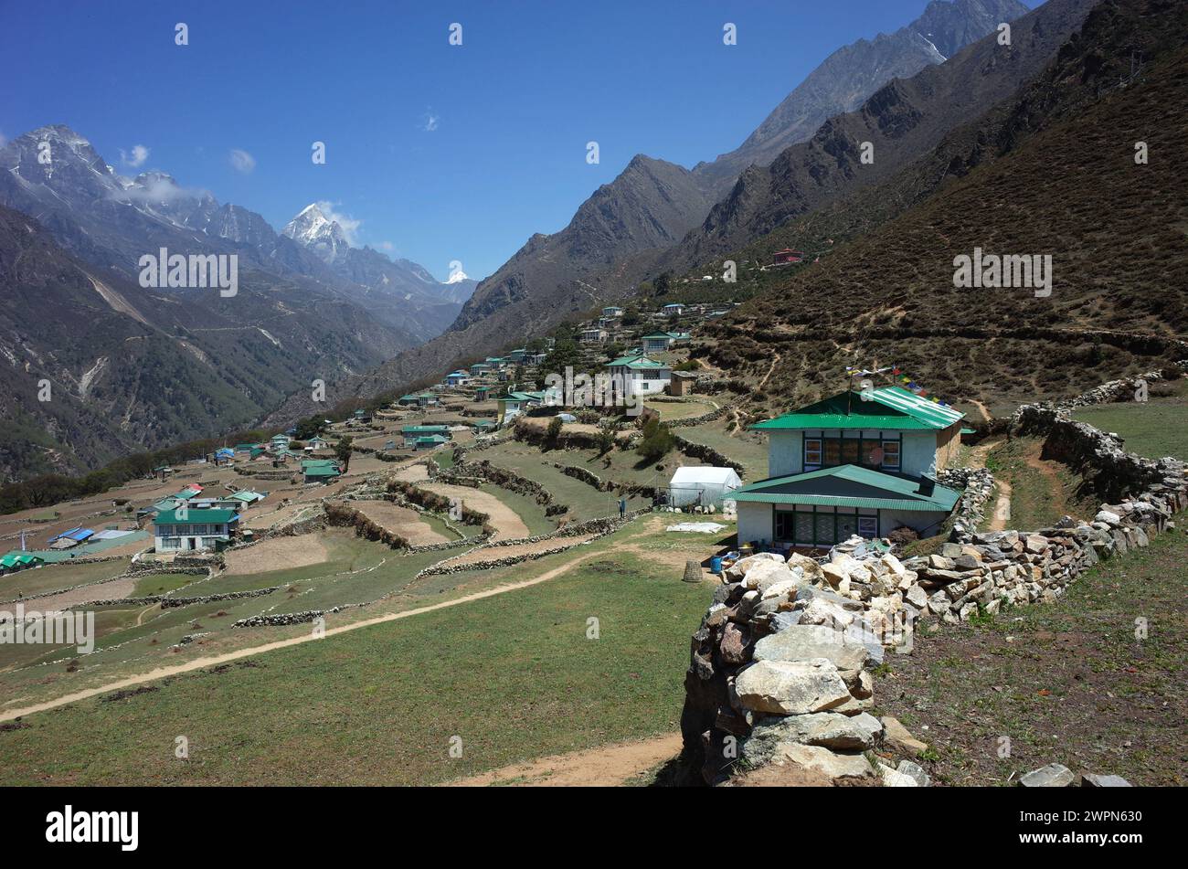 Everest Trek, Dorf Phortse (3810 m) - abgelegene Siedlung abseits der Haupttouristenpfade. Berge Himalaya, Sagarmatha Nationalpark, Solukhumbu, ne Stockfoto