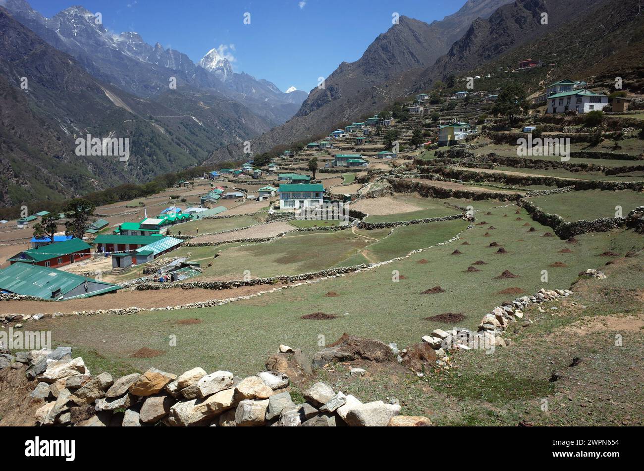 Everest Trek, Dorf Phortse (3810 m) - abgelegene Siedlung abseits der Haupttouristenpfade. Berge Himalaya, Sagarmatha Nationalpark, Solukhumbu, ne Stockfoto