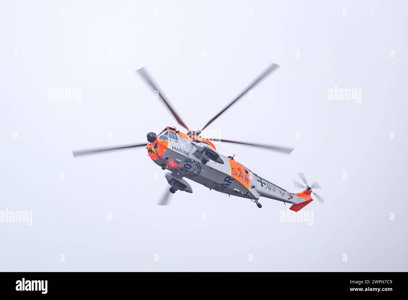 SAR-Hubschrauber in Aktion Stockfoto