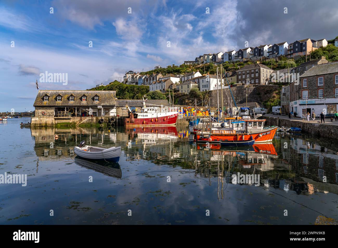 Stadtblick und Hafen von Mevagissey, Cornwall, England, Großbritannien, Europa Stockfoto