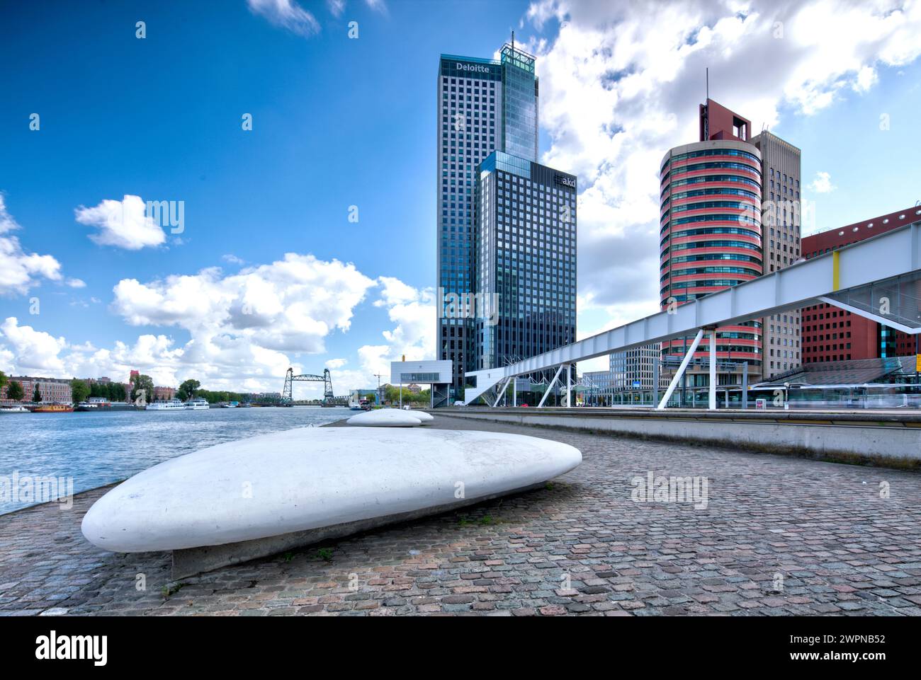 Deloitte Büroturm, Laan op Zuid, Hochhaus, Gebäudefassade, Architektur, Standortansicht, Rotterdam, Niederlande, Stockfoto