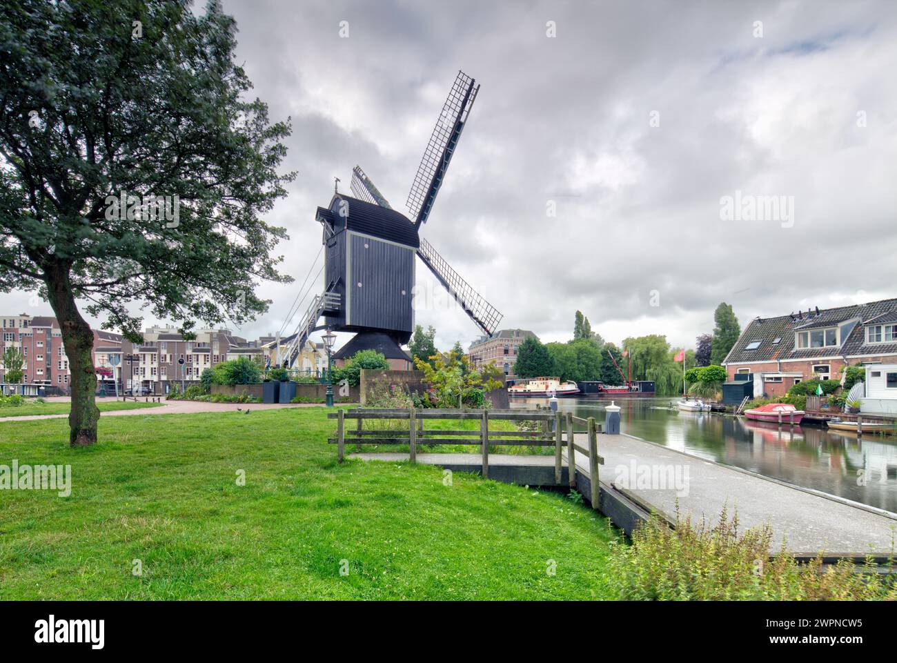 Molen de Put, Windmühle, Kanal, Morssingel, Architektur, lokale Ansicht, Leiden, Süd-Holland, Niederlande, Stockfoto