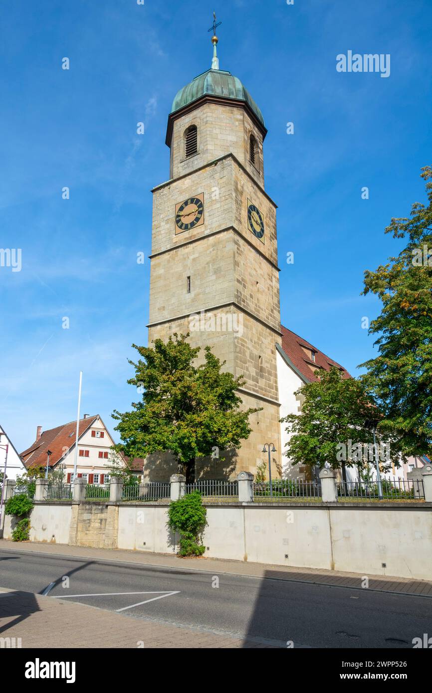 Filderstadt-Sielmingen, Evangelische St. Martins Kirche, Turm mit barockem Turm. Stockfoto