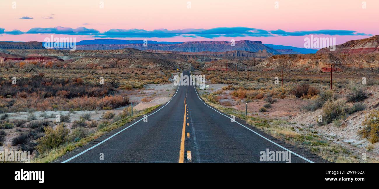 Utah State Route Bei Sonnenaufgang. USA. Abenteuerreisen, Stockfoto