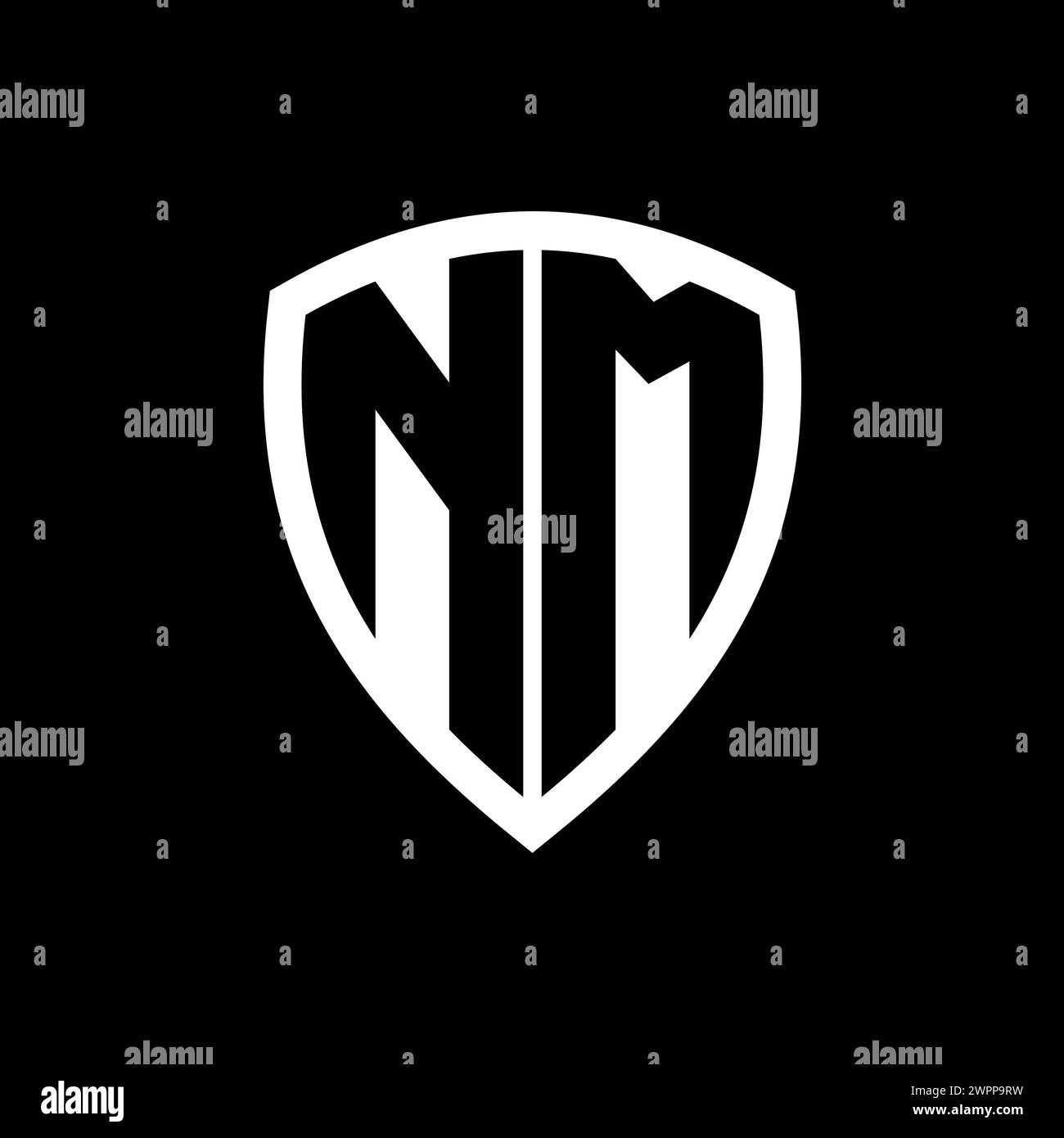 NM-Monogramm-Logo mit auffälligen Buchstaben in Schildform mit schwarz-weißer Farbvorlage Stockfoto