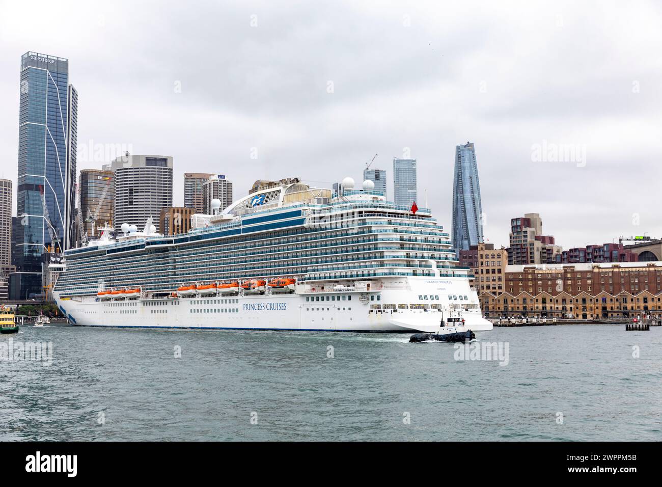 Das majestätische Kreuzfahrtschiff Princess liegt am Übersee Passagierterminal in Circular Quay, Sydney, NSW, Australien Stockfoto