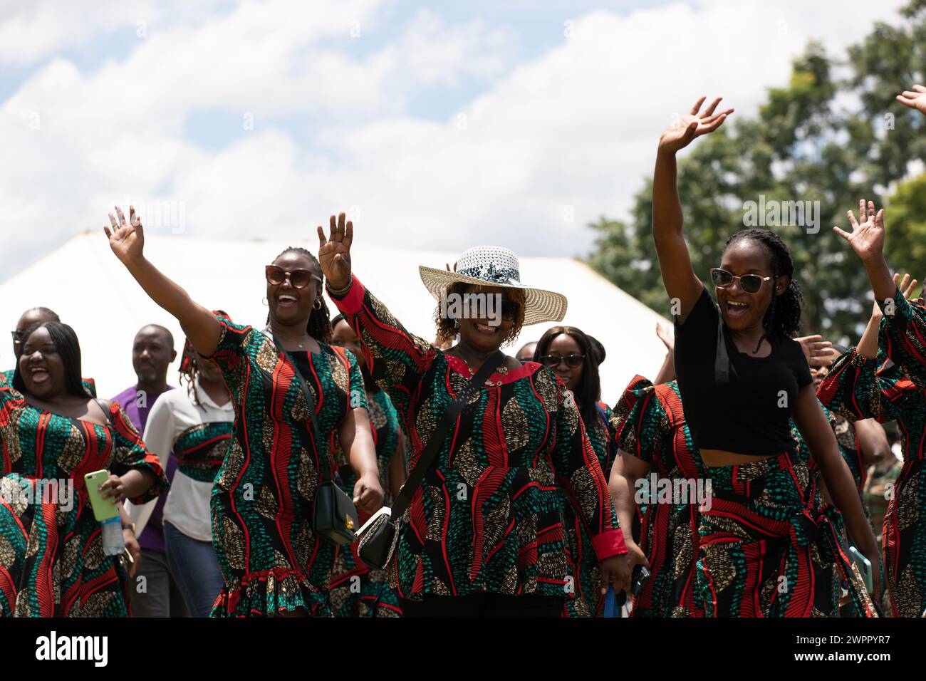 Lusaka, Sambia. März 2024. Sambische Frauen nehmen am 8. März 2024 am Internationalen Frauentag in Lusaka, Sambia, Teil. Sambia hat am Freitag gemeinsam mit dem Rest der Welt den Internationalen Frauentag begangen, wobei Präsident Hakainde Hichilema sagte, dass Investitionen in Frauen eine moralische Verpflichtung sowie eine Menschenrechtsfrage seien. Quelle: Peng Lijun/Xinhua/Alamy Live News Stockfoto