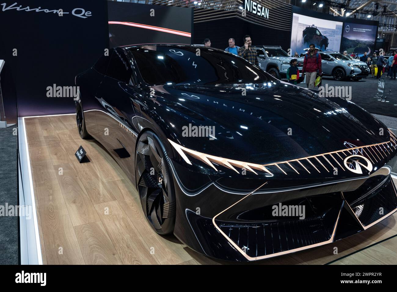 Der Infinity Vision QE ist ein modernes Konzeptfahrzeug, das mit seinem schlanken Design und fortschrittlicher Technologie Luxus, Innovation und Nachhaltigkeit verkörpert Stockfoto