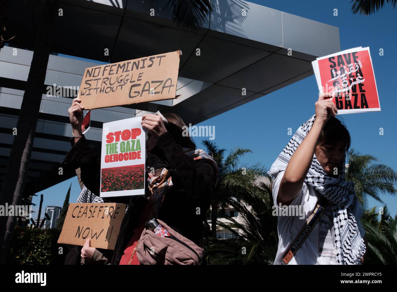 Beirut, Libanon. März 2024. Am Tag der Frauenrechte demonstrieren feministische Demonstranten am 8. März 2023 in Beirut, Libanon, in Solidarität mit Gaza vor dem UN-Frauenbüro. Foto: Sandro Basili/ABACAPRESS.COM Credit: Abaca Press/Alamy Live News Stockfoto