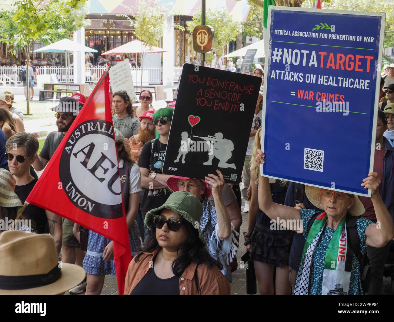 Australien, Canberra, 9. März 2024. Am 22. Wochenende in Folge stellen sich die Canberraner solidarisch mit Palästina und fordern ein Ende des Völkermordes Israels gegen Gaza. Stockfoto