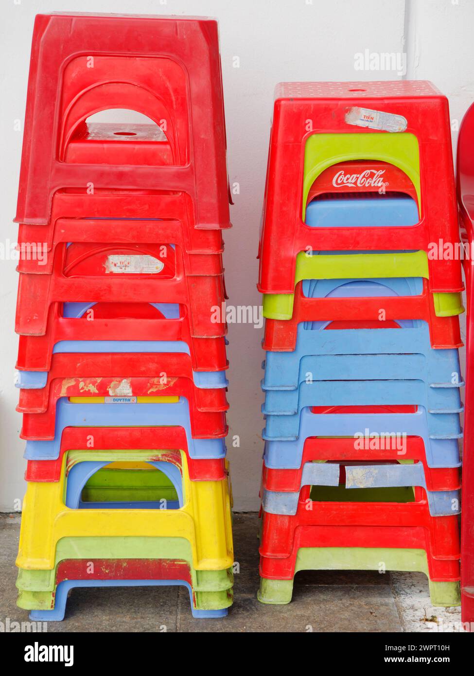 Vietnam plastikhocker -Fotos und -Bildmaterial in hoher Auflösung – Alamy