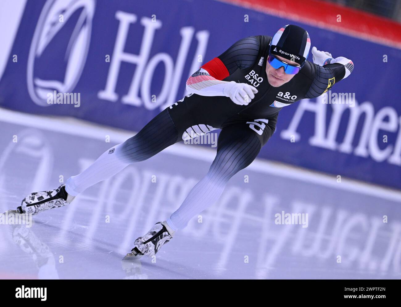 Inzell, Deutschland. März 2024. Skaten, Sprint-Weltmeisterschaften, Männer, 500-Meter-Sprint. Der Deutsche Felix Maly in Aktion. Quelle: Peter Kneffel/dpa/Alamy Live News Stockfoto