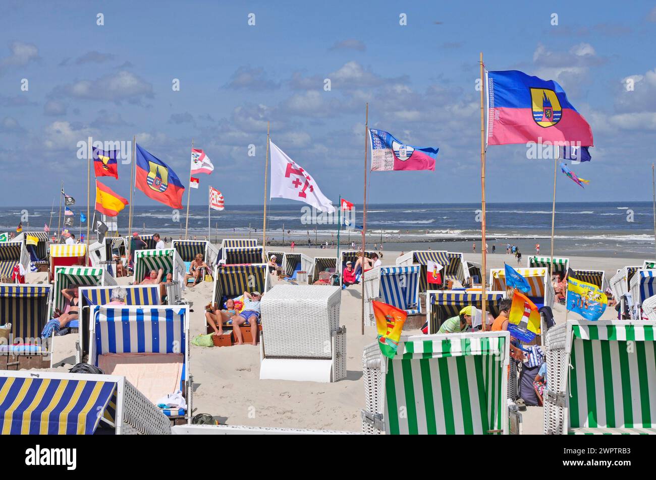 Insel Wangerooge, Liegestühle am Strand, Ostfriesland, Niedersachsen, Bundesrepublik Deutschland Stockfoto