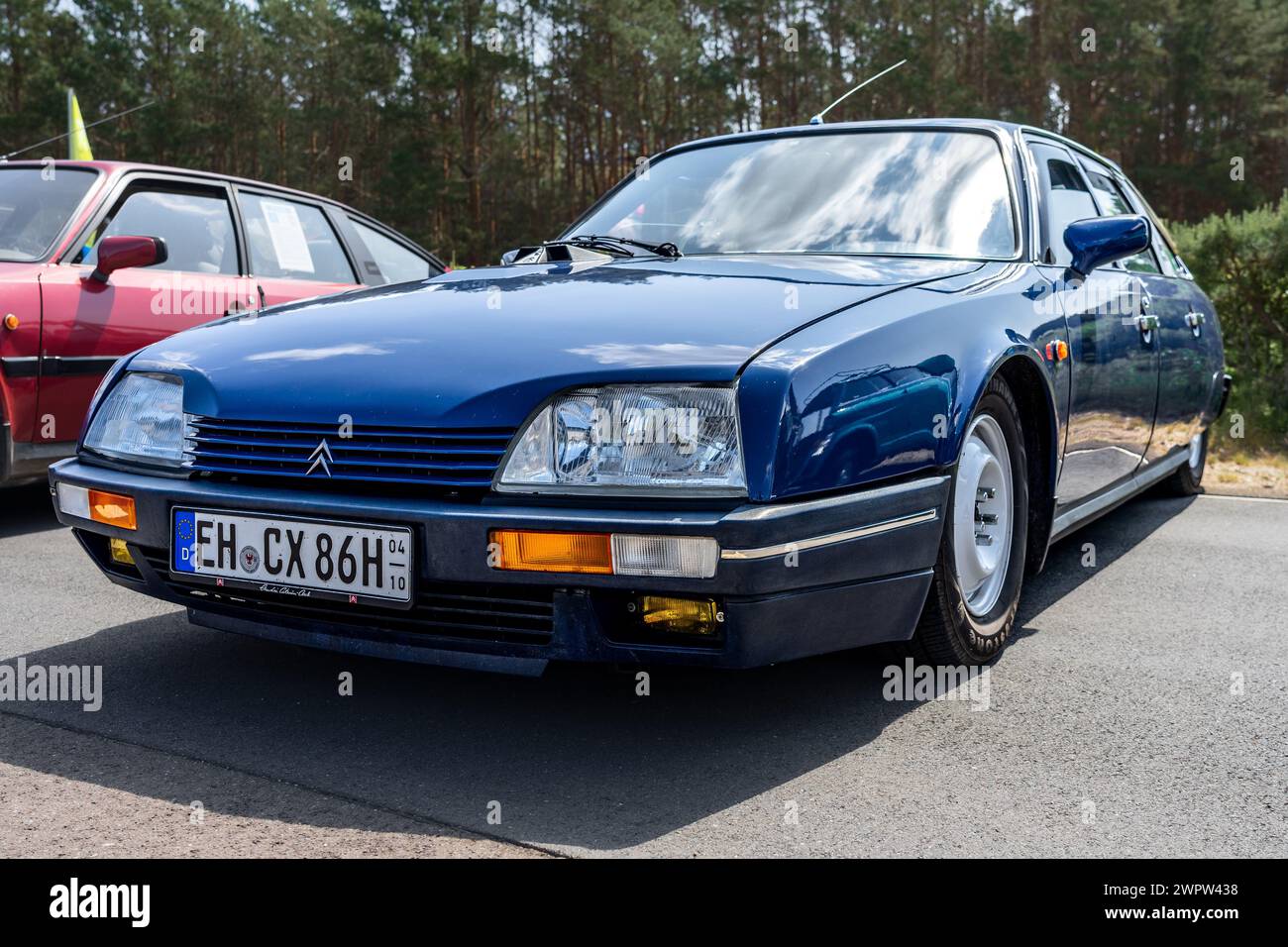 LINTHE, DEUTSCHLAND - 27. MAI 2023: Das Executive Car Citroen CX22 TRS, 1986. Die Oldtimer Show 2023. Stockfoto