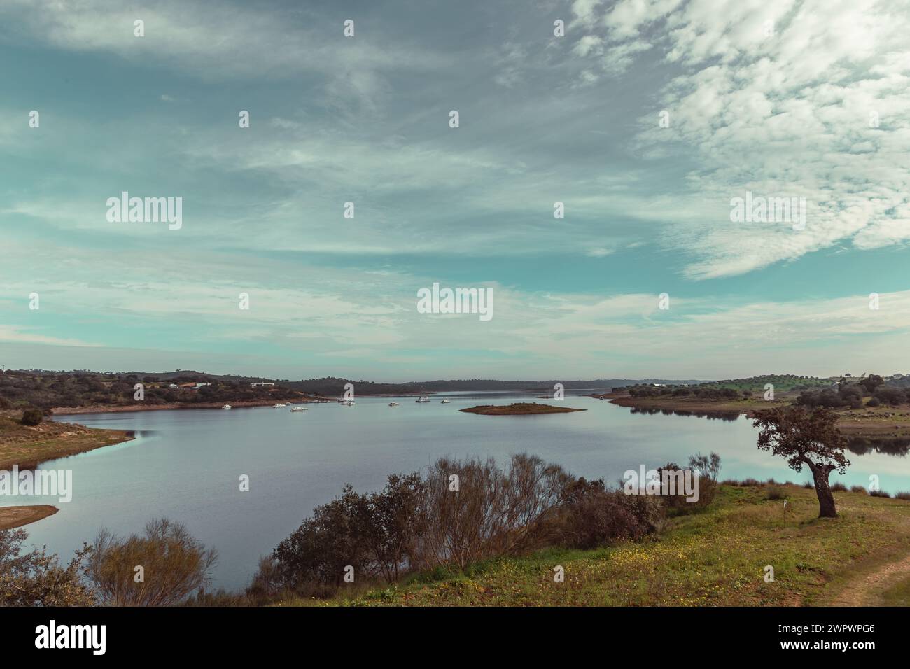 Landschaft des Alqueva-Staudamms in Alentejo Portugal Stockfoto
