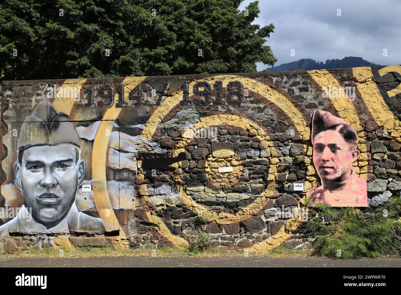 Fresko des tahitianischen „Poilus“ in Hommage an die Soldaten von Tahiti, die während des Ersten Weltkriegs von 1914 bis 1918 in den Kampf zogen. 1.800 junge Polynesier Stockfoto