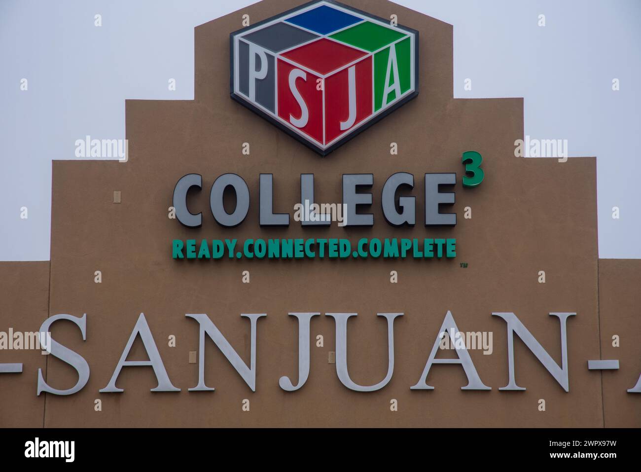 Schild für das San Juan College in Pharr, Hidalgo County Texas, USA. Stockfoto