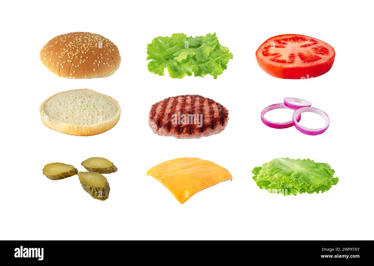 Leckere bunte Sandwichzutaten isoliert auf weiß. Hamburger mit Hackfleisch, Käse, Salat, Tomaten, Zwiebeln, Gurken und Brötchen mit Stockfoto