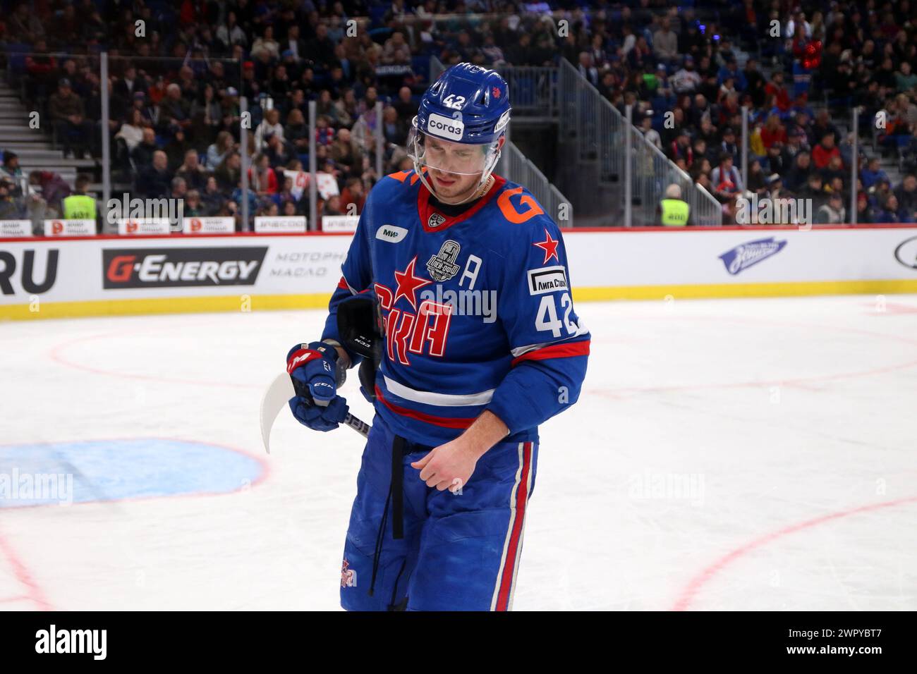 Sankt Petersburg, Russland. März 2024. SKA Hockey Club Spieler Michail Worobyov (42) in Aktion während des Spiels der Kontinental Hockey League, Gagarin Cup, Match 5, Finalsaison 1/8 KHL 2023 - 2024 zwischen SKA Sankt Petersburg und Torpedo Nischni Nowgorod in der SKA Arena. (Endpunktzahl; SKA St. Petersburg 3:0 Torpedo Nischni Nowgorod) (Foto: Maksim Konstantinov/SOPA Images/SIPA USA) Credit: SIPA USA/Alamy Live News Stockfoto