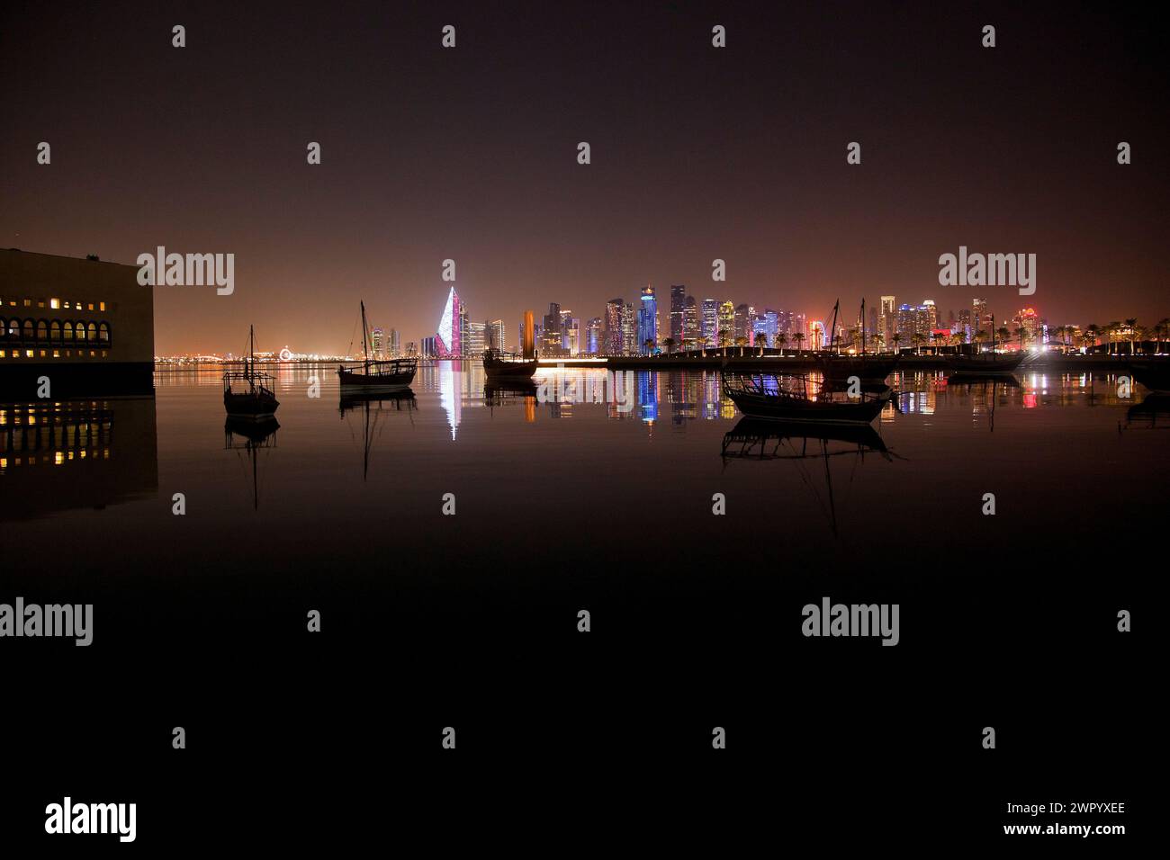 Doha, abendliche Landschaft der Stadt, Katar, Doha, Stockfoto