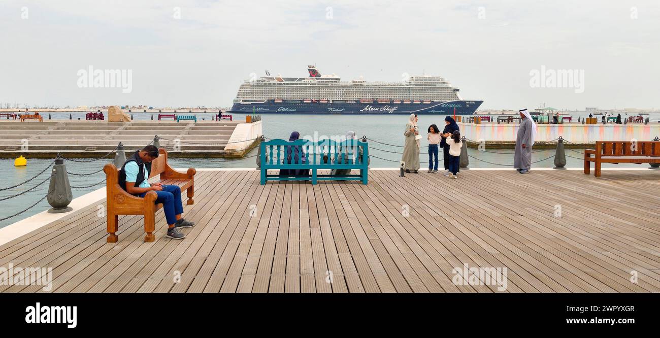 Der alte Hafen, Katar, Doha, pastellfarbene neue Architektur Stockfoto