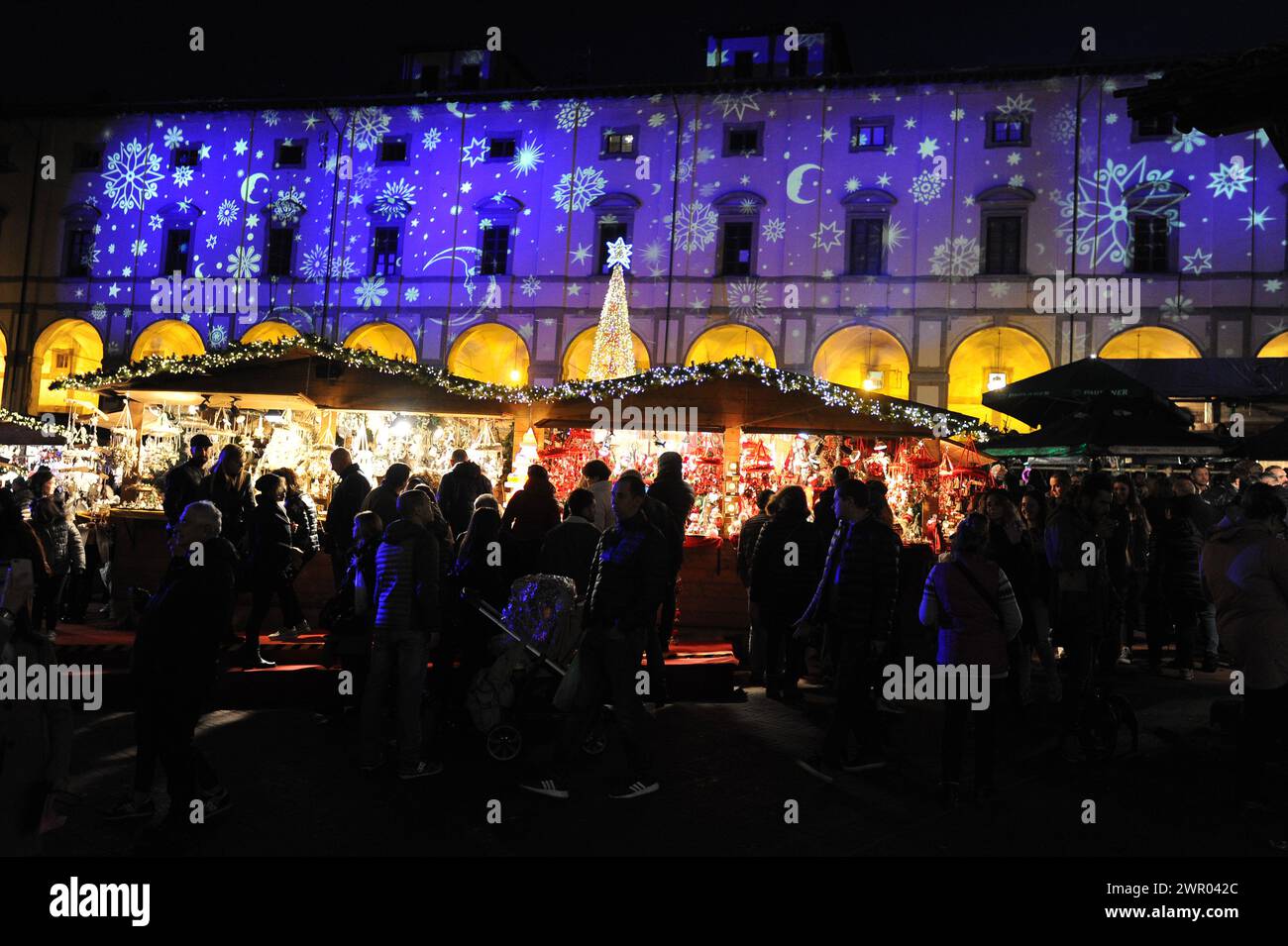 Mercatini Tirolesi di Natale nella città di Arezzo/Tiroler Weihnachtsmärkte in der Stadt Arezzo Stockfoto