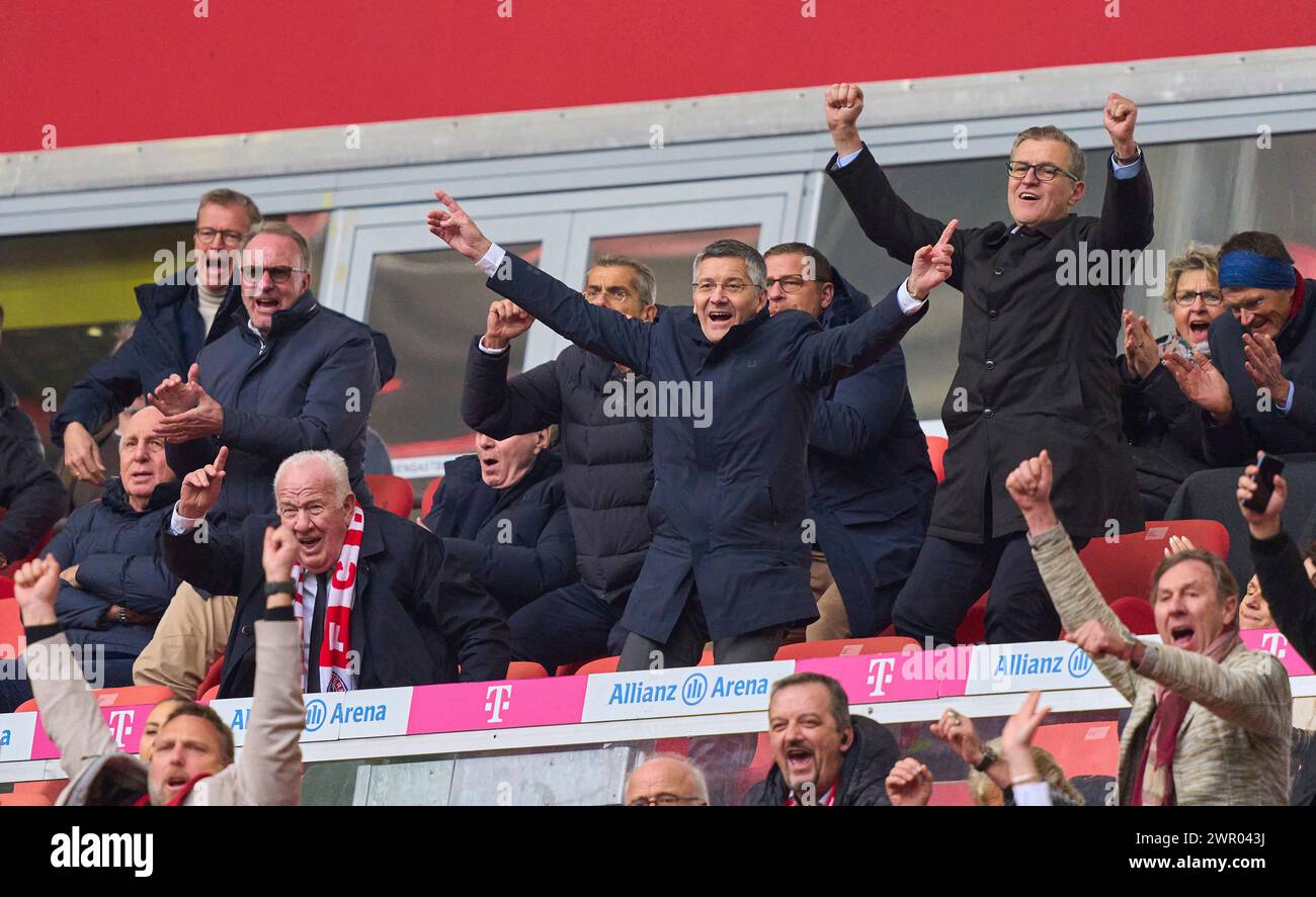 Feier 3-1 Harry Kane, FCB 9 : Karl-Heinz RUMMENIGGE (CEO, Vorstandsvorsitzender FCB AG), Herbert HAINER, Präsident und Ex-CEO des FCB Adidas, Präsident und ehemaliger Präsident Uli HOENESS (FCB), Max Eberl , Sportvorstand und Manager FC Bayern, Dr. Michael Diederich, Geschäftsführer Finanzvorstand und stellvertretender Vorstandsvorsitzender, Jan-Christian Dreesen , Finanzdirektor FCB, Walter MENNEKES, Unternehmer, Vizepräsident des FC Bayern, Prof. Dr. Dieter Mayer 2. Vizepräsident des FC Bayern München EV. Dieter Hoeness, im Spiel FC BAYERN MÜNCHEN - F Stockfoto