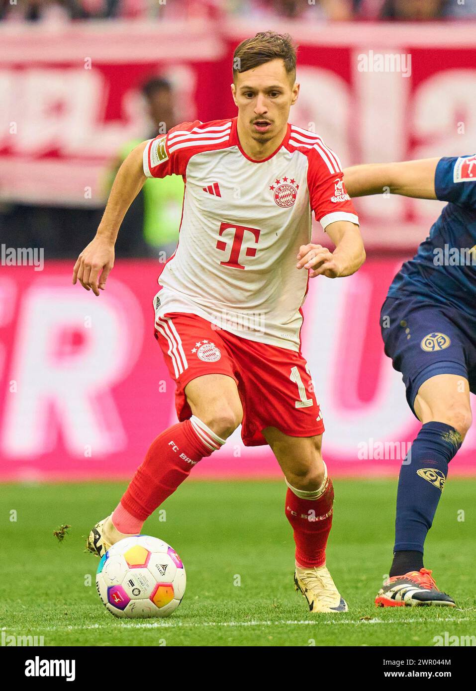 Bryan Zaragoza (FCB 17) im Spiel FC BAYERN MÜNCHEN - FSV MAINZ 05 8-1 am 9. März 2024 in München. Saison 2023/2024, 1.Bundesliga, FCB, München, Spieltag 25, 25.Spieltag © Peter Schatz / Alamy Live News - DFL-VORSCHRIFTEN VERBIETEN DIE VERWENDUNG VON FOTOGRAFIEN als BILDSEQUENZEN und/oder QUASI-VIDEO - Stockfoto