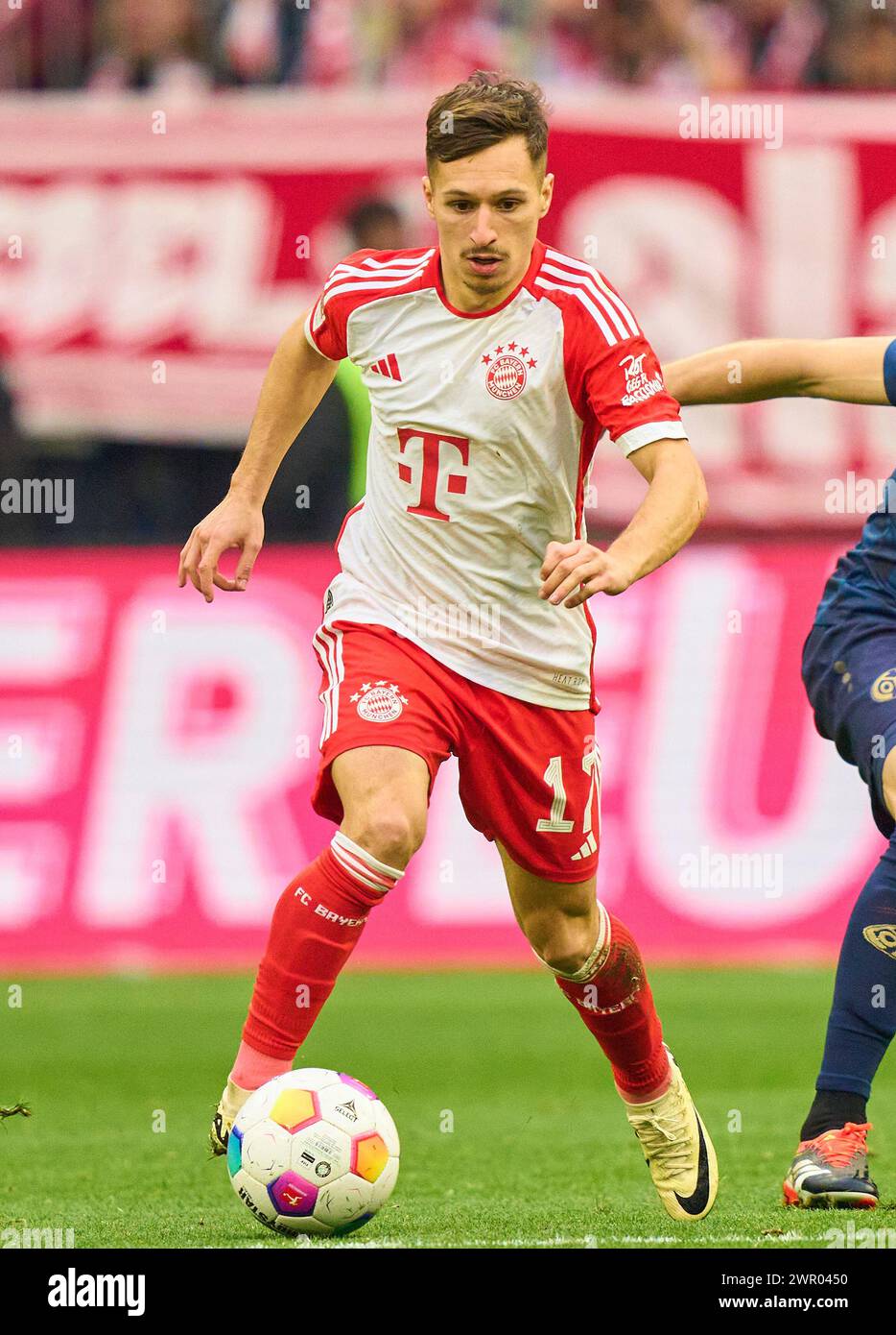 Bryan Zaragoza (FCB 17) im Spiel FC BAYERN MÜNCHEN - FSV MAINZ 05 8-1 am 9. März 2024 in München. Saison 2023/2024, 1.Bundesliga, FCB, München, Spieltag 25, 25.Spieltag © Peter Schatz / Alamy Live News - DFL-VORSCHRIFTEN VERBIETEN DIE VERWENDUNG VON FOTOGRAFIEN als BILDSEQUENZEN und/oder QUASI-VIDEO - Stockfoto