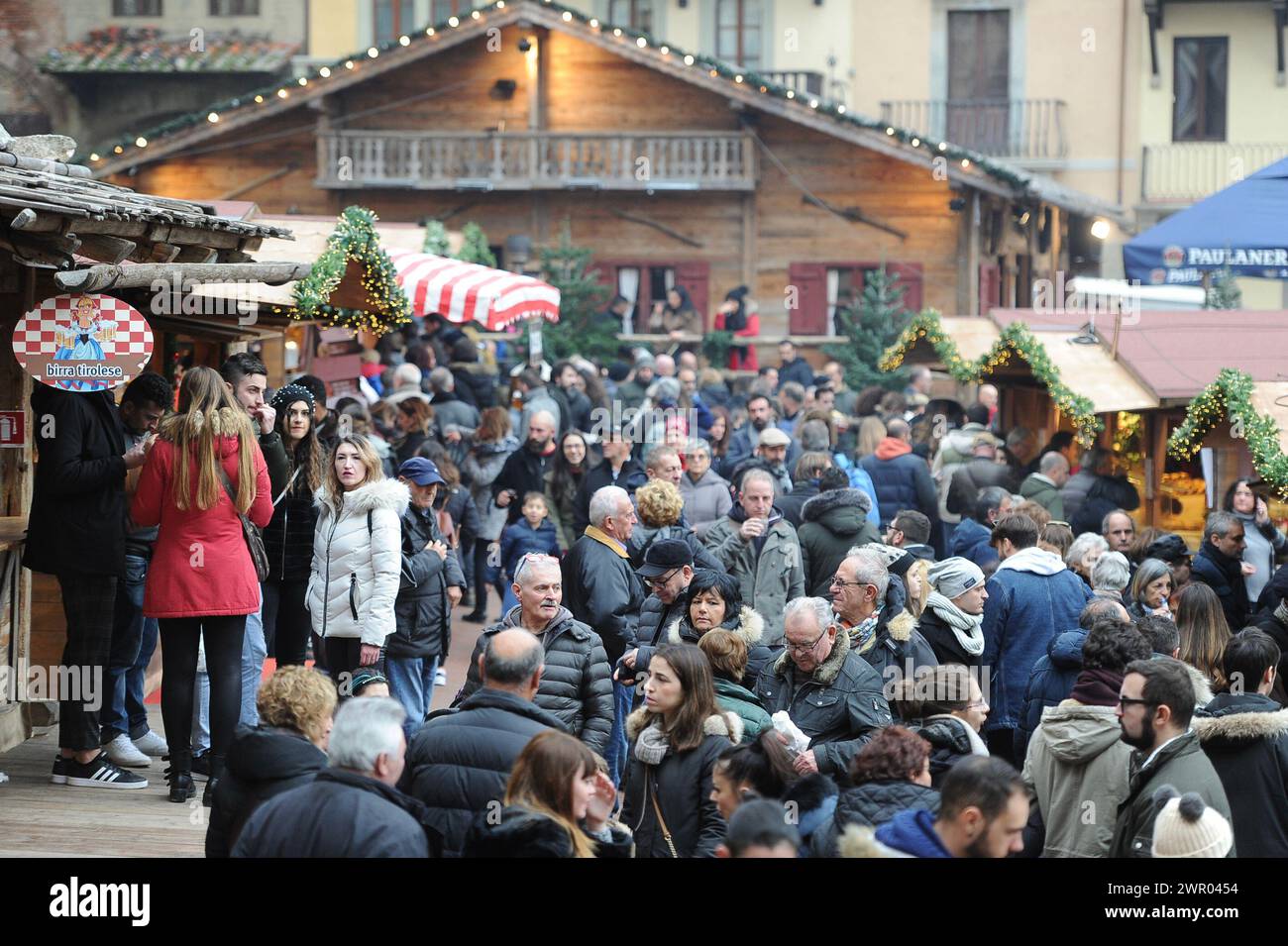 Mercatini Tirolesi di Natale nella città di Arezzo/Tiroler Weihnachtsmärkte in der Stadt Arezzo Stockfoto