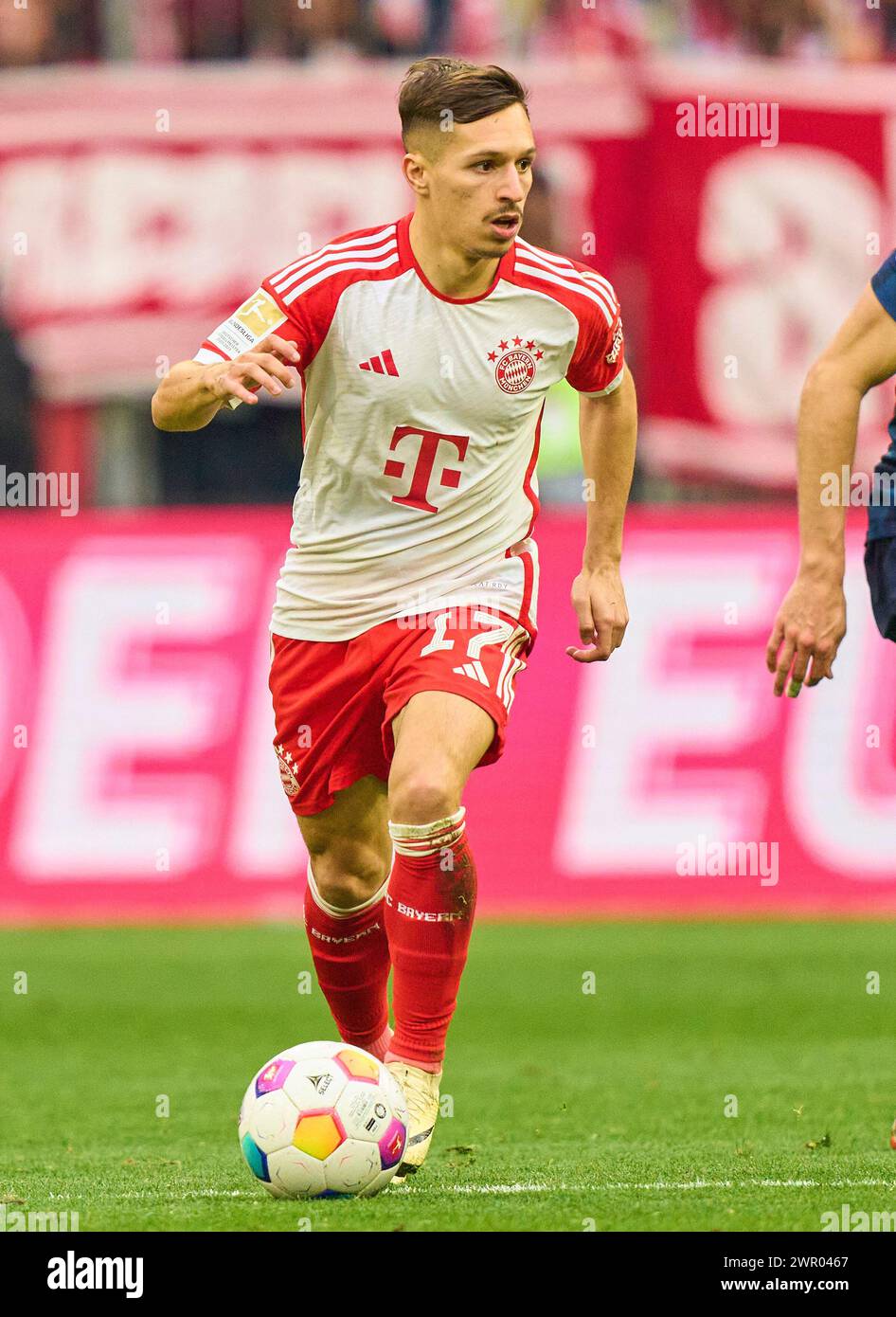 Bryan Zaragoza (FCB 17) im Spiel FC BAYERN MÜNCHEN - FSV MAINZ 05 8-1 am 9. März 2024 in München. Saison 2023/2024, 1.Bundesliga, FCB, München, Spieltag 25, 25.Spieltag © Peter Schatz / Alamy Live News - DFL-VORSCHRIFTEN VERBIETEN DIE VERWENDUNG VON FOTOGRAFIEN als BILDSEQUENZEN und/oder QUASI-VIDEO - Stockfoto