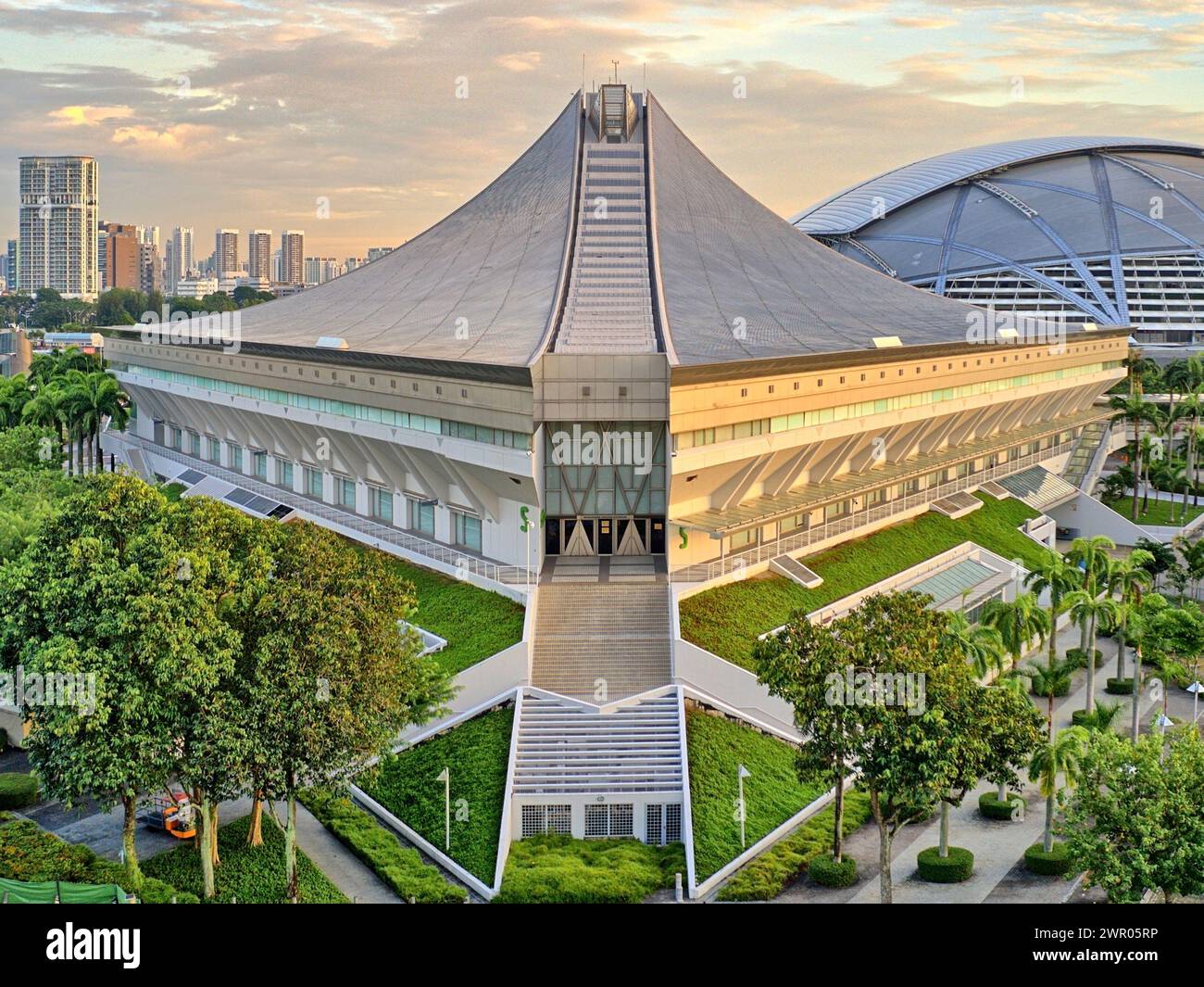 SINGAPUR - 7. MÄRZ 2024: Der Minister für Kultur, Gemeinschaft und Jugend Edwin Tong stellte Pläne vor, das legendäre Singapur Indoor Stadium zu ersetzen. Stockfoto