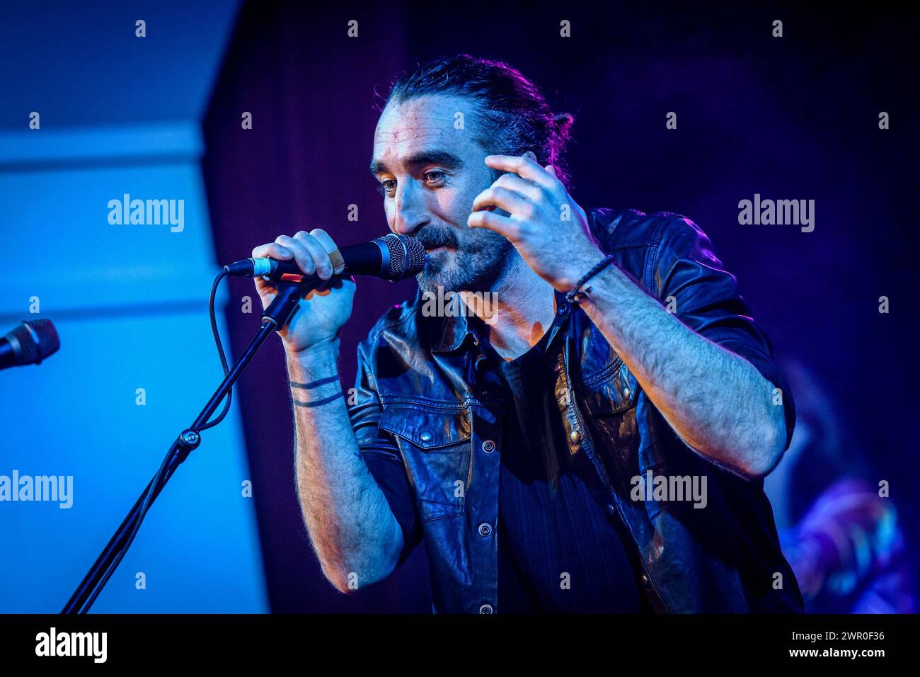 Danny O’Reilly Leadsänger der Rockband The Coronas tritt bei einer ausverkauften Show in der Great Hall in Toronto auf. Stockfoto