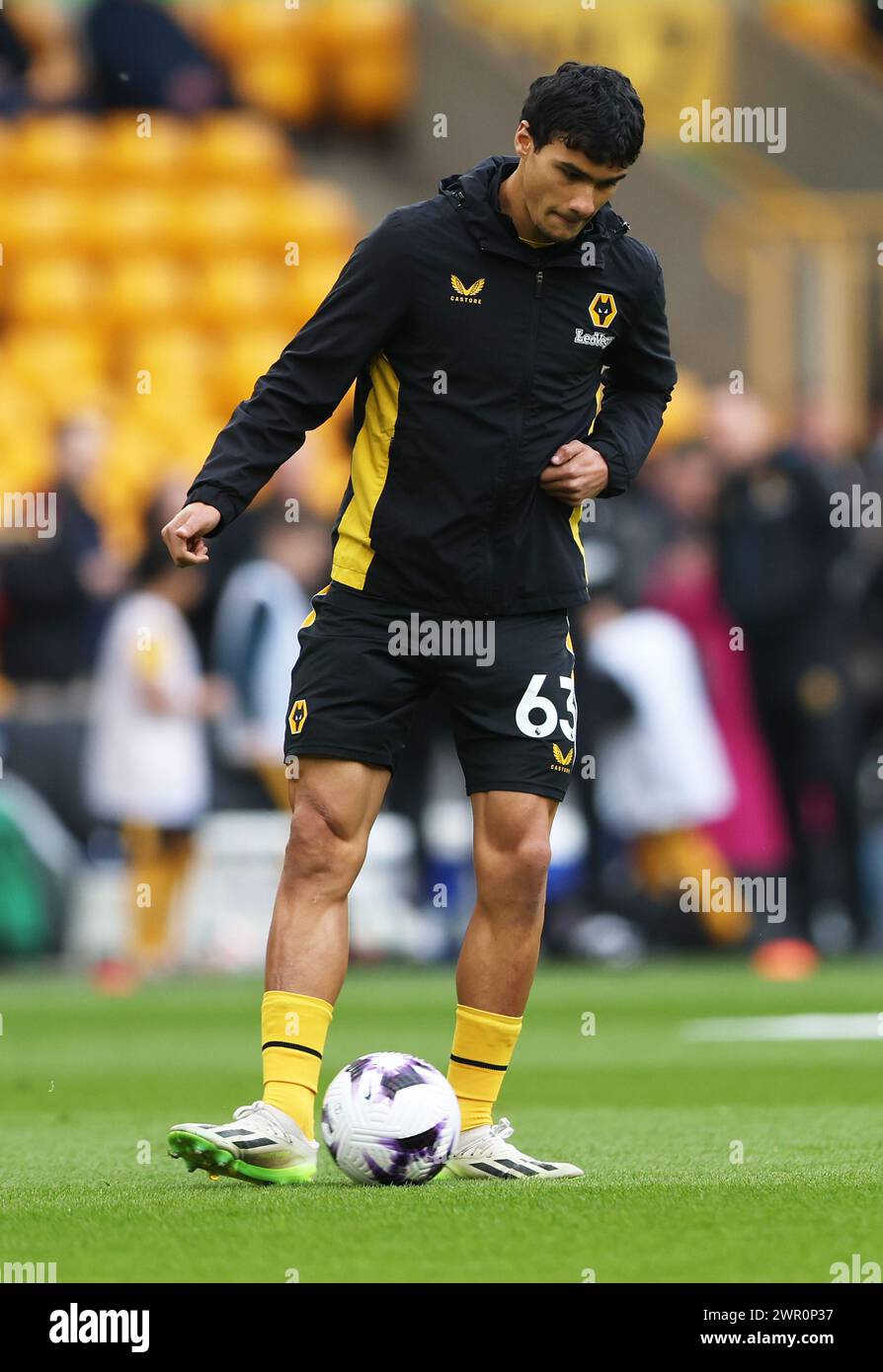 Wolverhampton, Großbritannien. März 2024. Nathan Fraser von Wolverhampton Wanderers wärmt sich vor dem Premier League Spiel in Molineux, Wolverhampton auf. Der Bildnachweis sollte lauten: Cameron Smith/Sportimage Credit: Sportimage Ltd/Alamy Live News Stockfoto