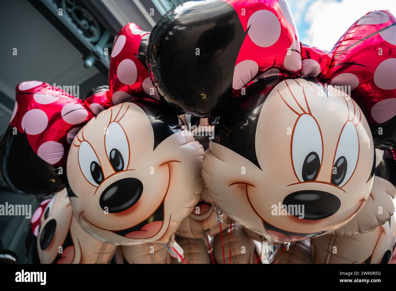 Ballons mit der Disney-Figur Minnie Maus im Disneyland Paris Stockfoto