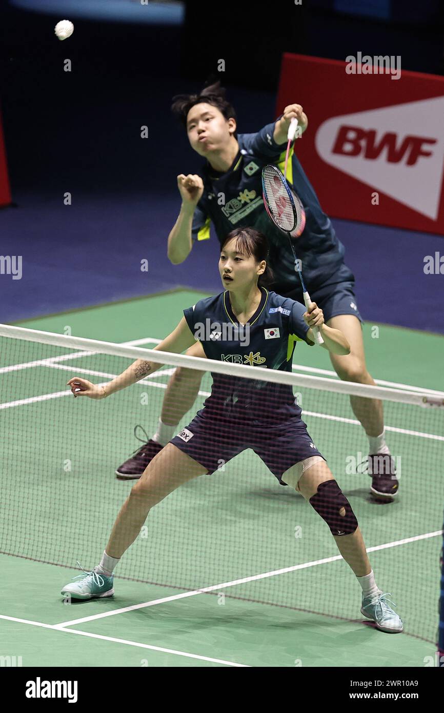 Paris, Frankreich. März 2024. SEO Seung Jae/Chae Yu Jung (Front) aus Südkorea treten beim Finalspiel im gemischten Doppel gegen Feng Yanzhe/Huang Dongping aus China beim French Open Badminton Turnier in Paris, Frankreich, am 10. März 2024 an. Quelle: Aurelien Morissard/Xinhua/Alamy Live News Stockfoto