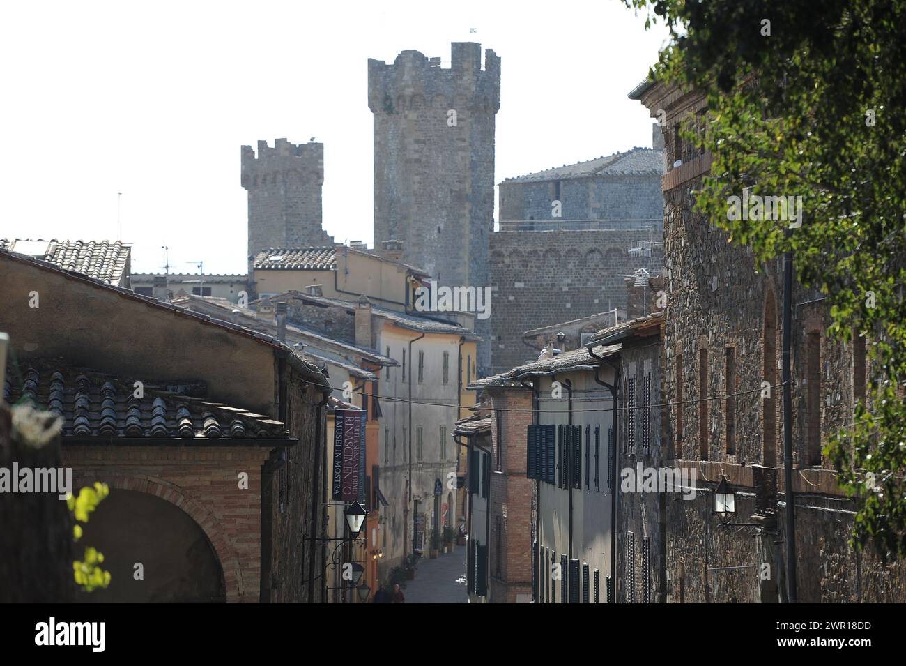 La città di Montalcino im Val d'Orcia nel cuore della Toscana/Stadt Montalcino im Val d'Orcia im Herzen der Toskana Stockfoto