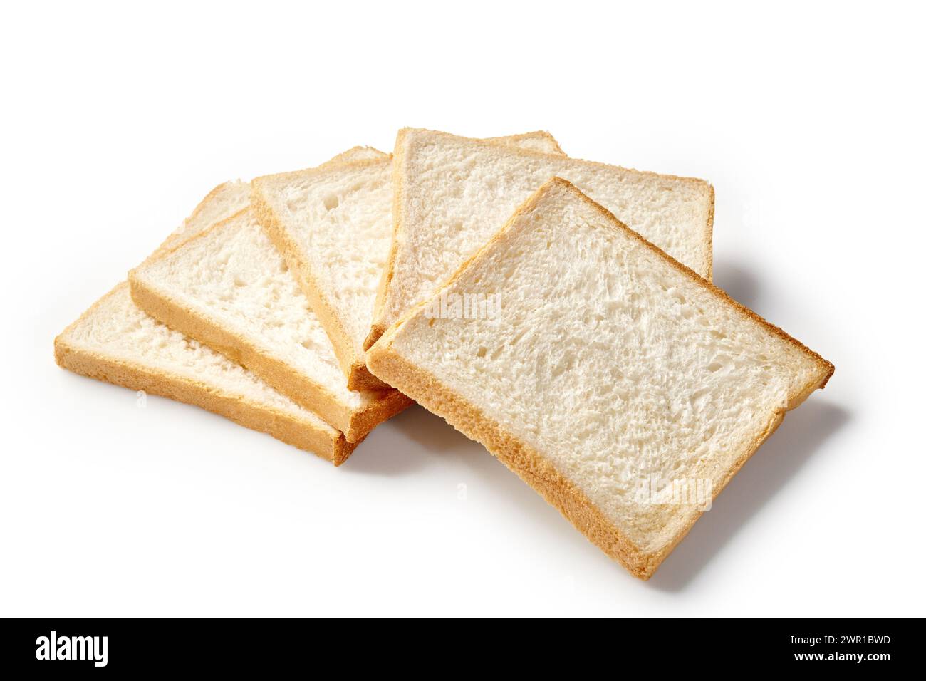 Stapel weißer Sandwichbrotscheiben mit weicher Textur und goldenen Kanten, angeordnet auf einem sauberen Hintergrund, perfekt für Sandwiches oder knusprige Toasts Stockfoto