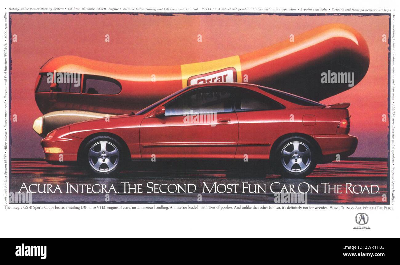 1994 Acura Integra Printwerbung. „Das zweitlustigste Auto auf der Straße.“ Mit Oscar Mayer Wienermobile Stockfoto