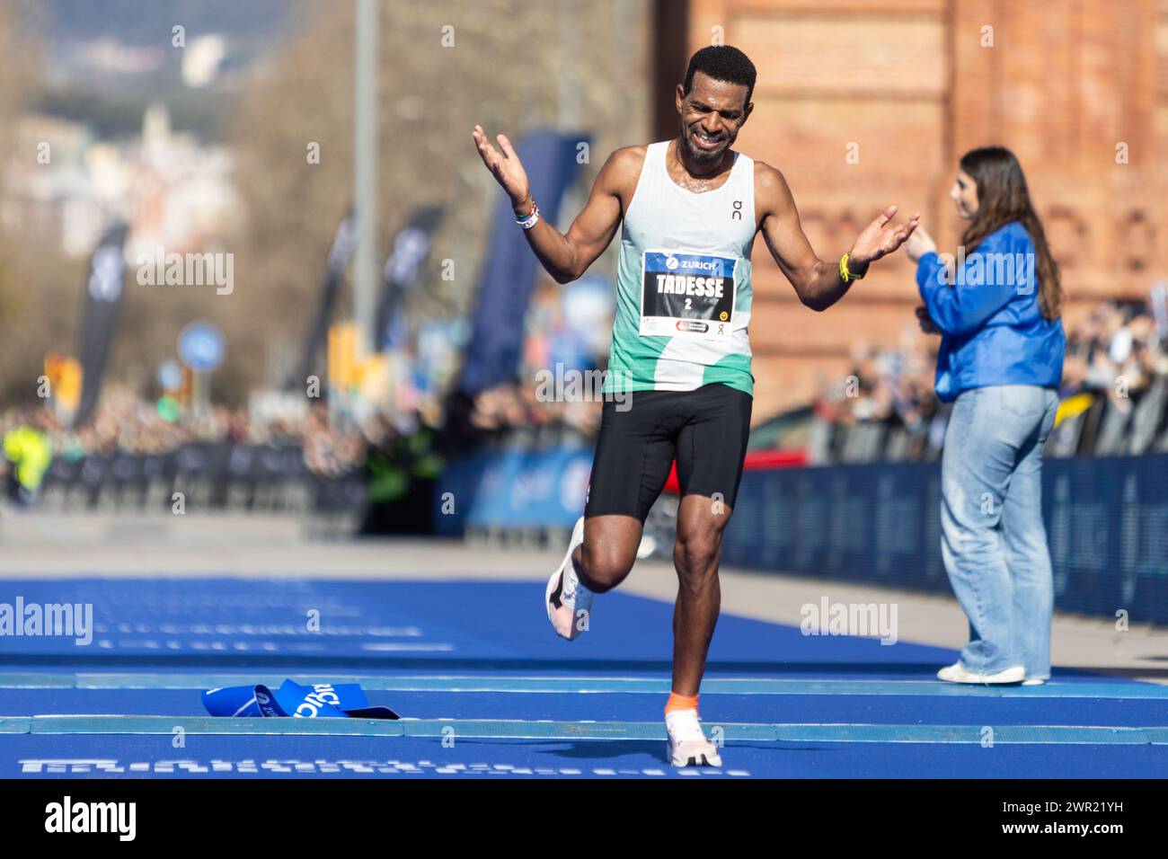 Barcelona, Spanien. März 2024. Abraham Tadesse während des Zürcher Marato Barcelona 2024 am 10. März 2024 in Barcelona, Spanien. (Foto: Judit Cartiel/PRESSINPHOTO) Credit: PRESSINPHOTO SPORTS AGENCY/Alamy Live News Stockfoto